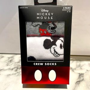 ❤️🖤NIB/Disney’s Mickey Mouse 3 pairs of crew socks in gift box. Size 4-10
